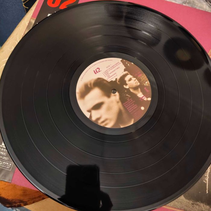 LP Vinil U2 – The Unforgettable Fire (edição japonesa, 1984)