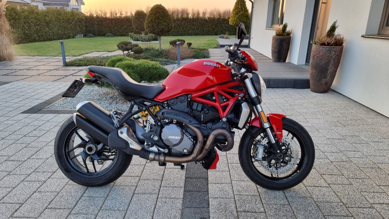 Ducati Monster 1200 s 8400 km