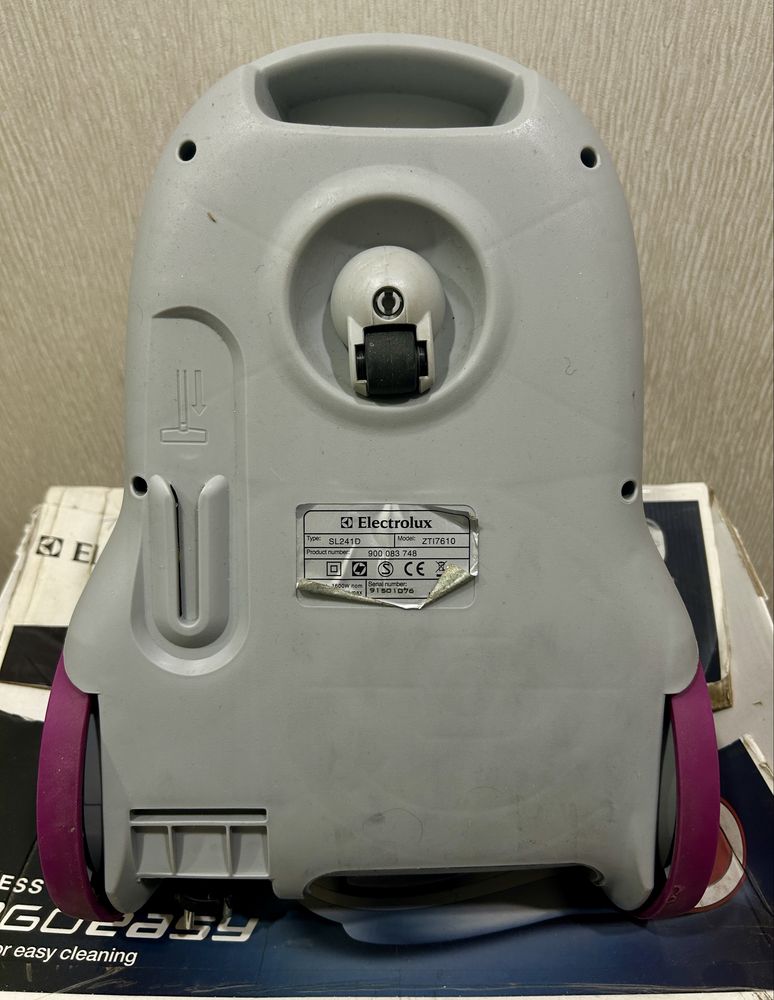 Пылесос Electrolux ZTI7610