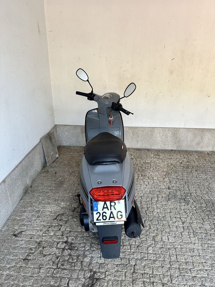 Lambretta v125 special