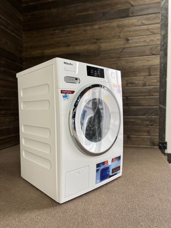 Сенсорна пральна машина Miele WWR 860 WSP