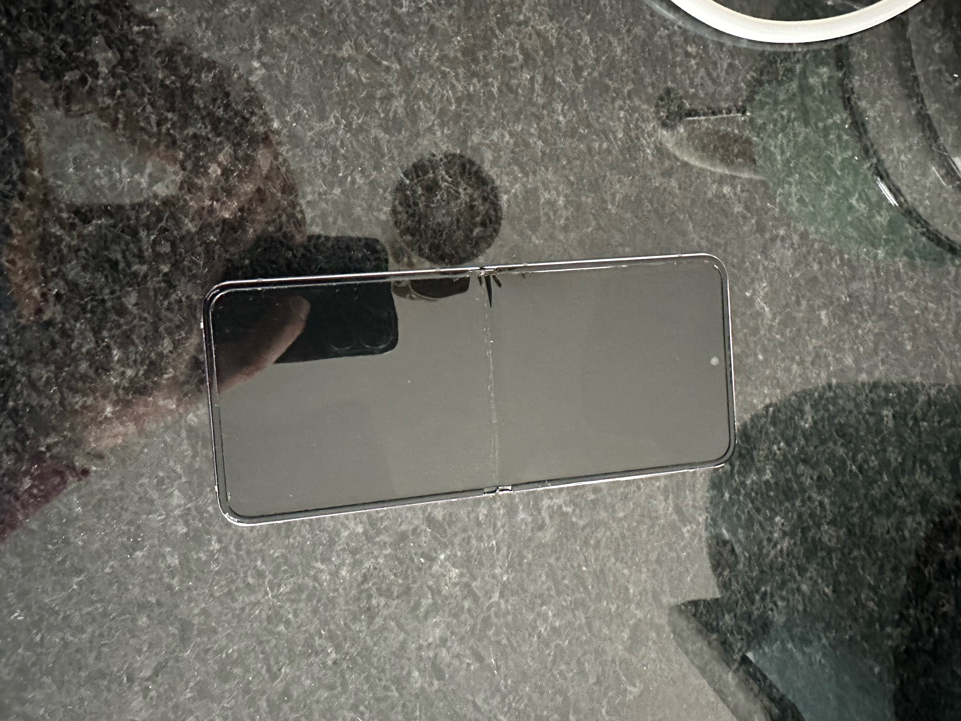 Samsung Zflip 4, usado cor Purple