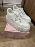 Sneakersy biale na platformie