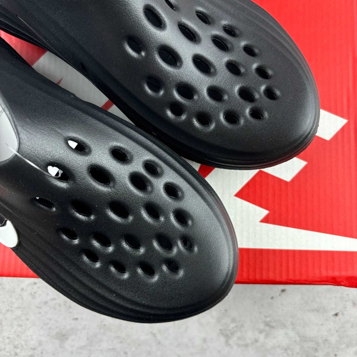 Кросівки шльопанці Nike ReactX Rejuven8