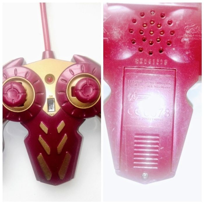 Vários modelos de telecomandos de carros.