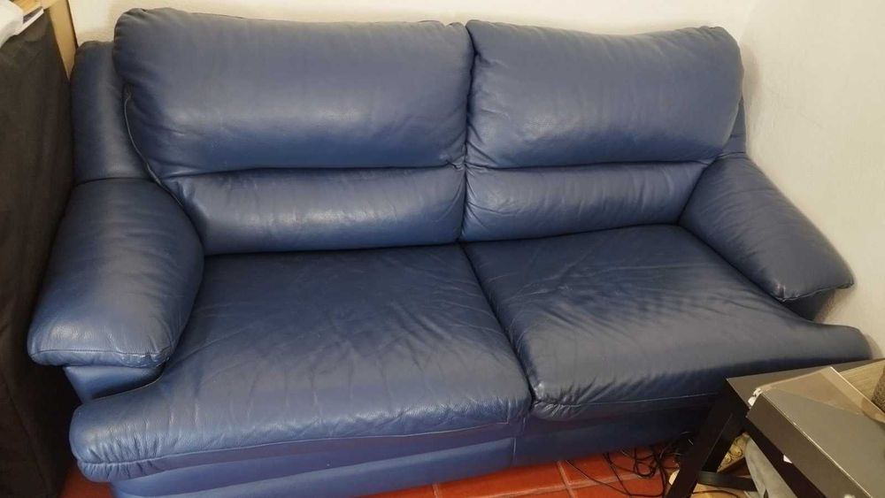 Sofá-cama em pele genuína - 3 lugares