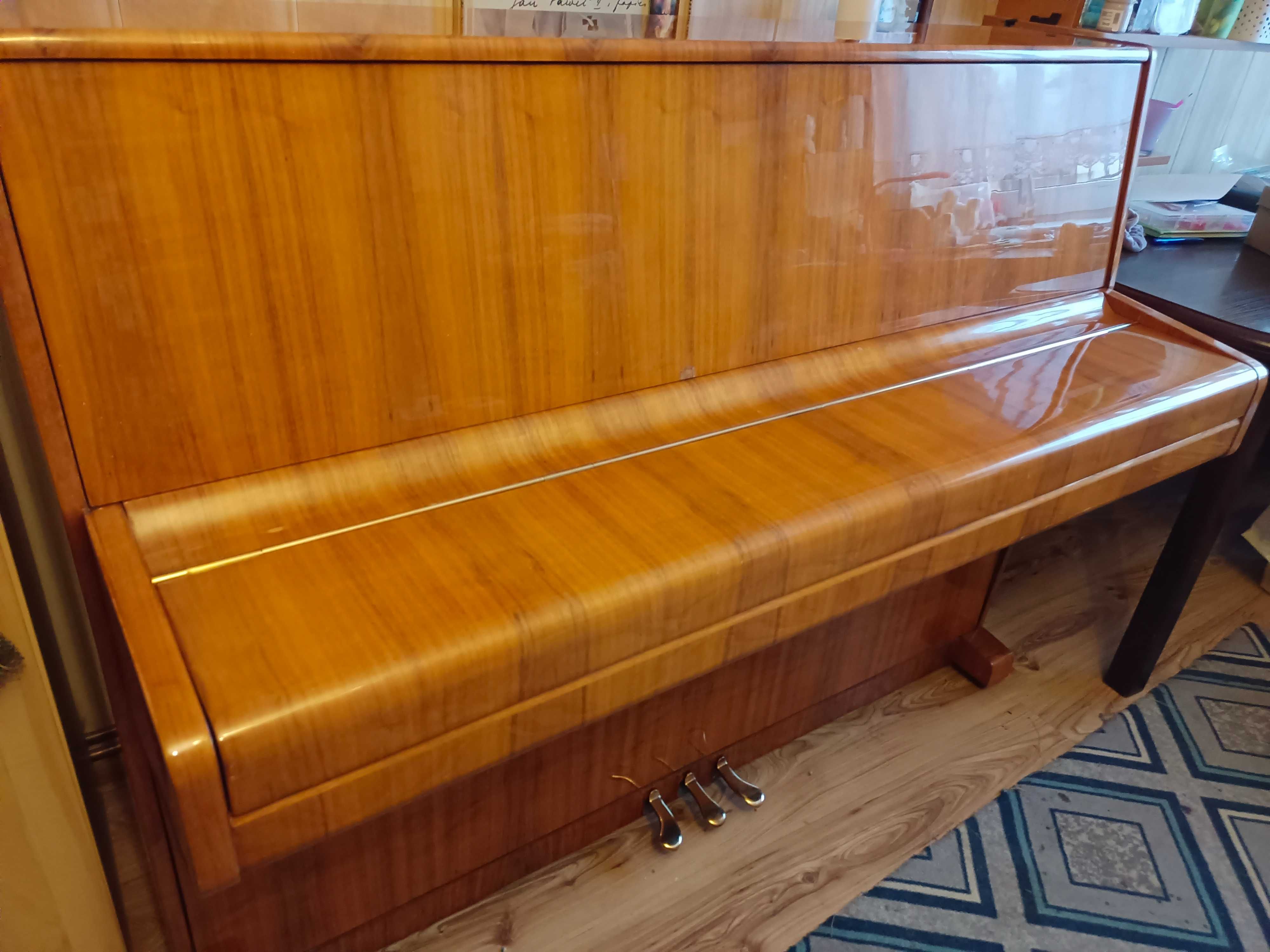 Pianino Legnica M-110