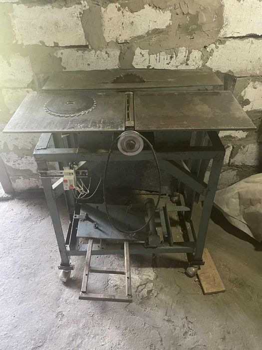 Циркулярно-фуговальний станок