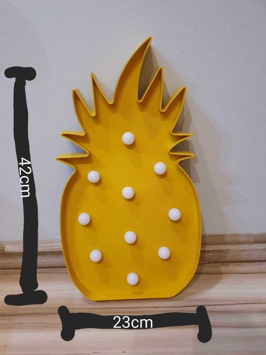 Lampka nocna w kształcie ananasa