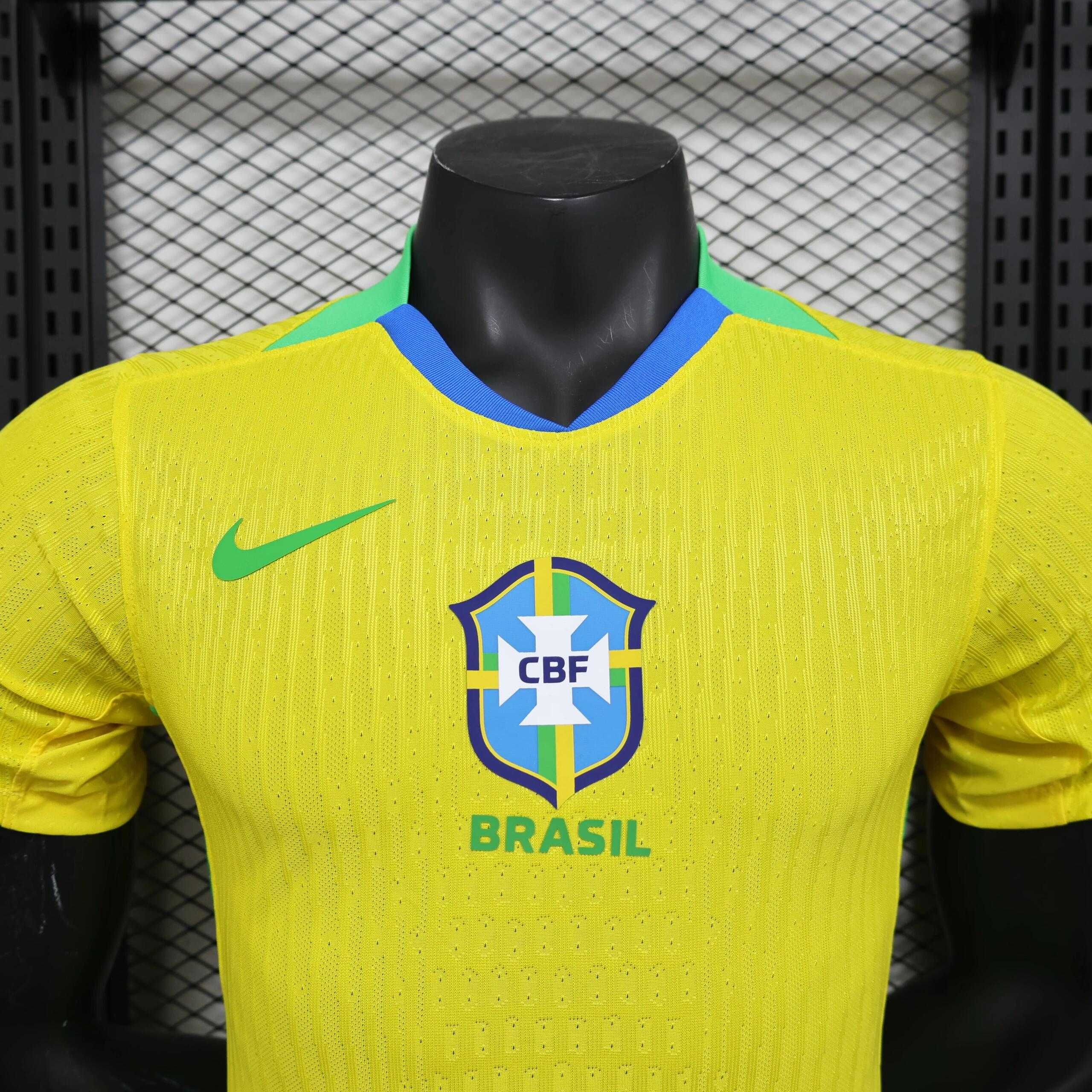 Brazylia 25/26 sezon wersja domowa zawodników R.M