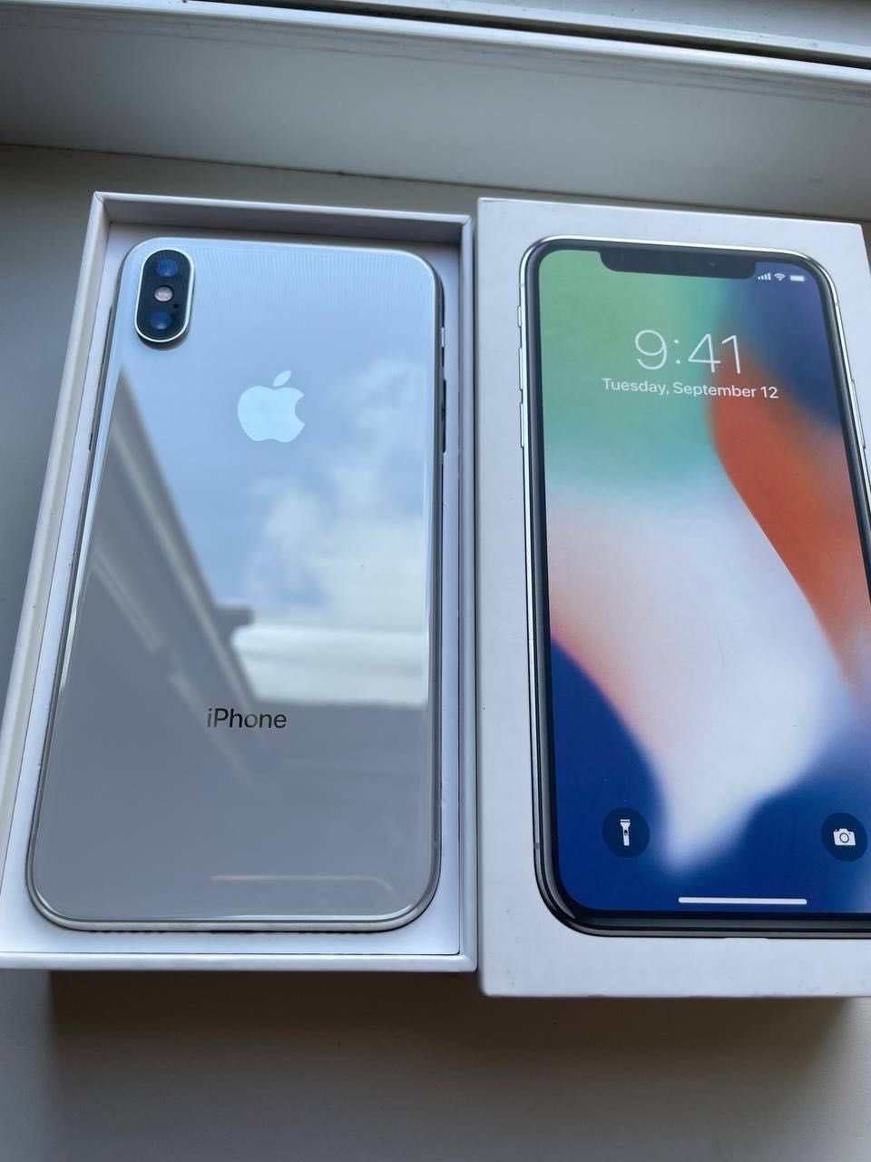 Продам IPhone X silver 64GB neverlock