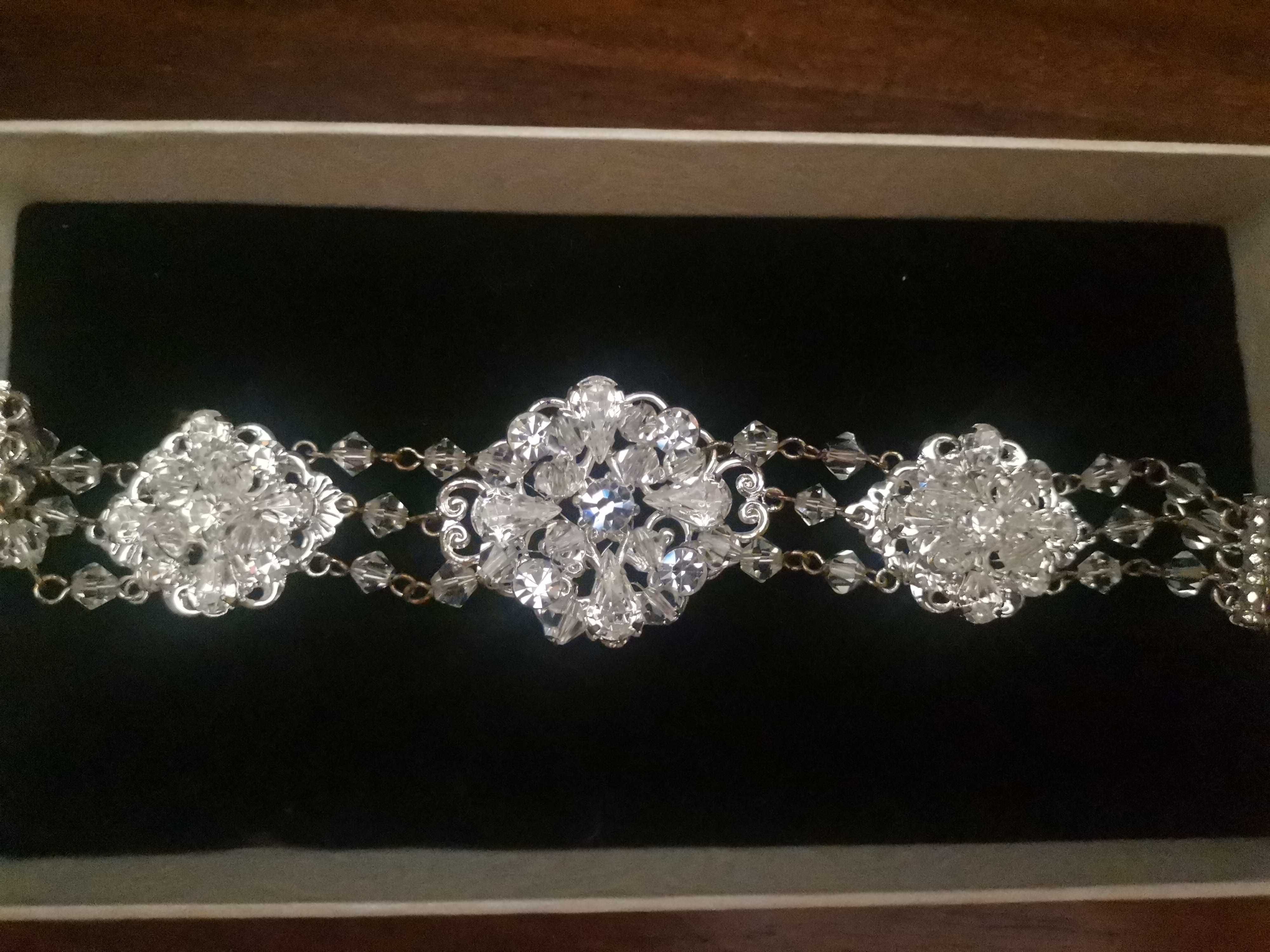 Brincos e pulseira Swarovski