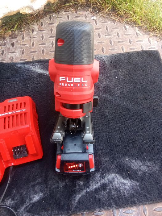 24R Wyrzynarka akumulatorowa Milwaukee m18 fbjs