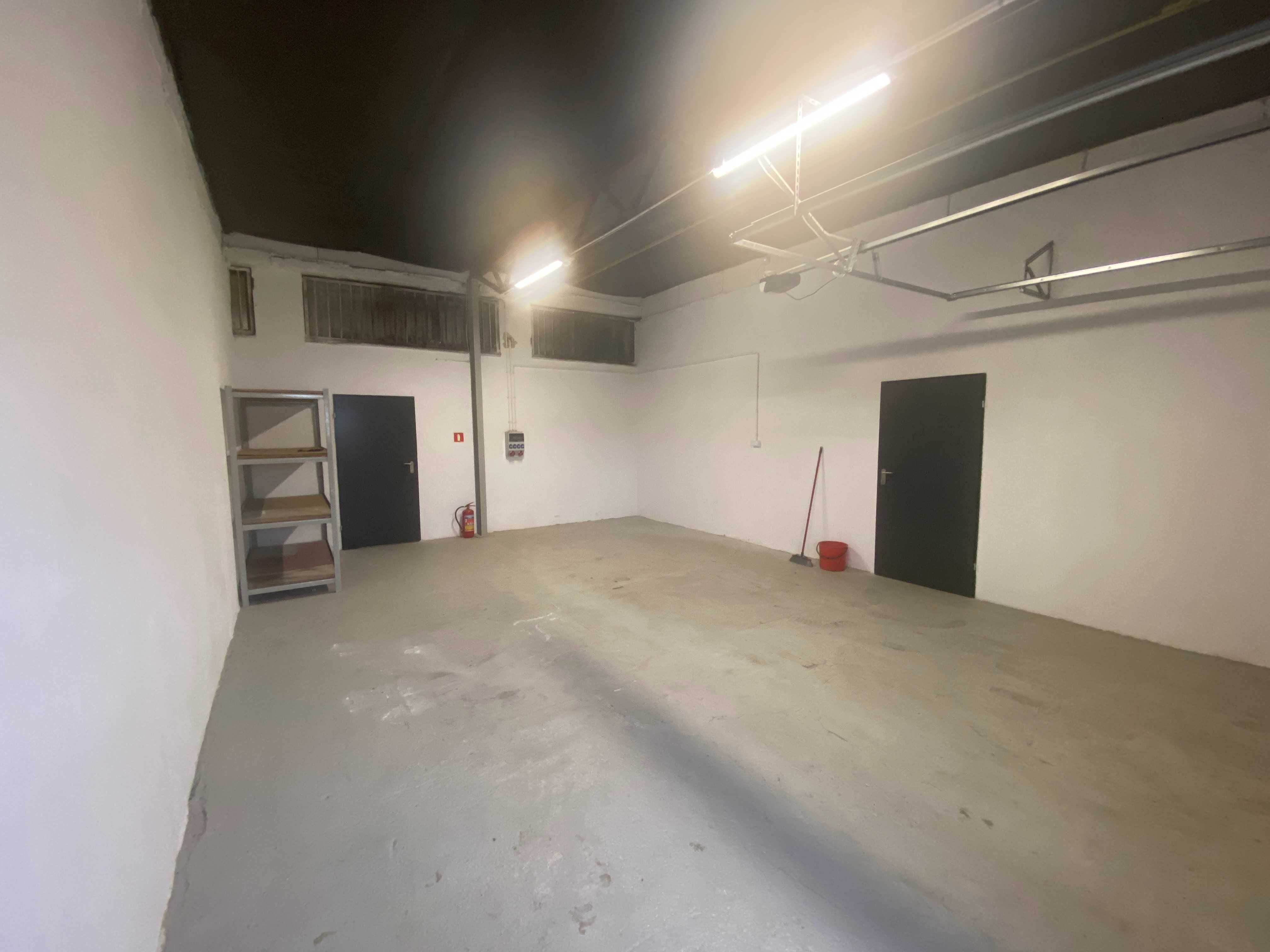 Magazyn / Garaż 48 m² – nowa brama na pilota – Centrum Świecia