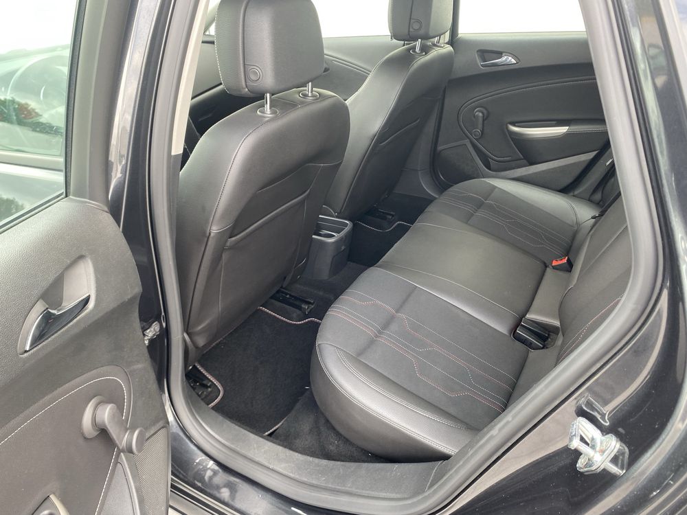 Zadbany Opel Astra 1.6 115km GAZ 2012 rok niski przebieg fajny stan