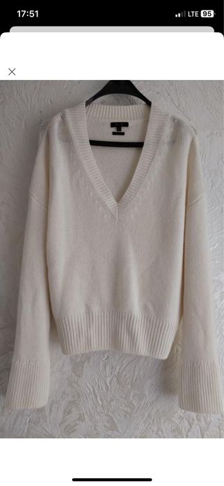 Біленький светрик massimo dutti