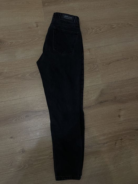 Чорні джинси MOM