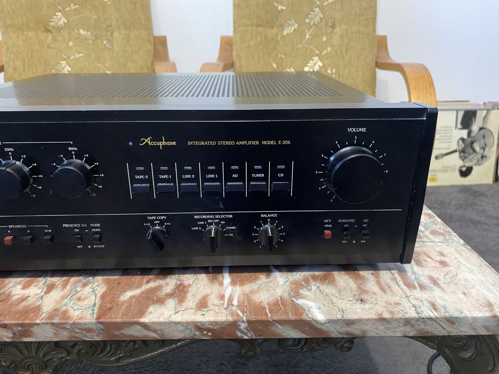 Accuphase e206 wzmacniacz