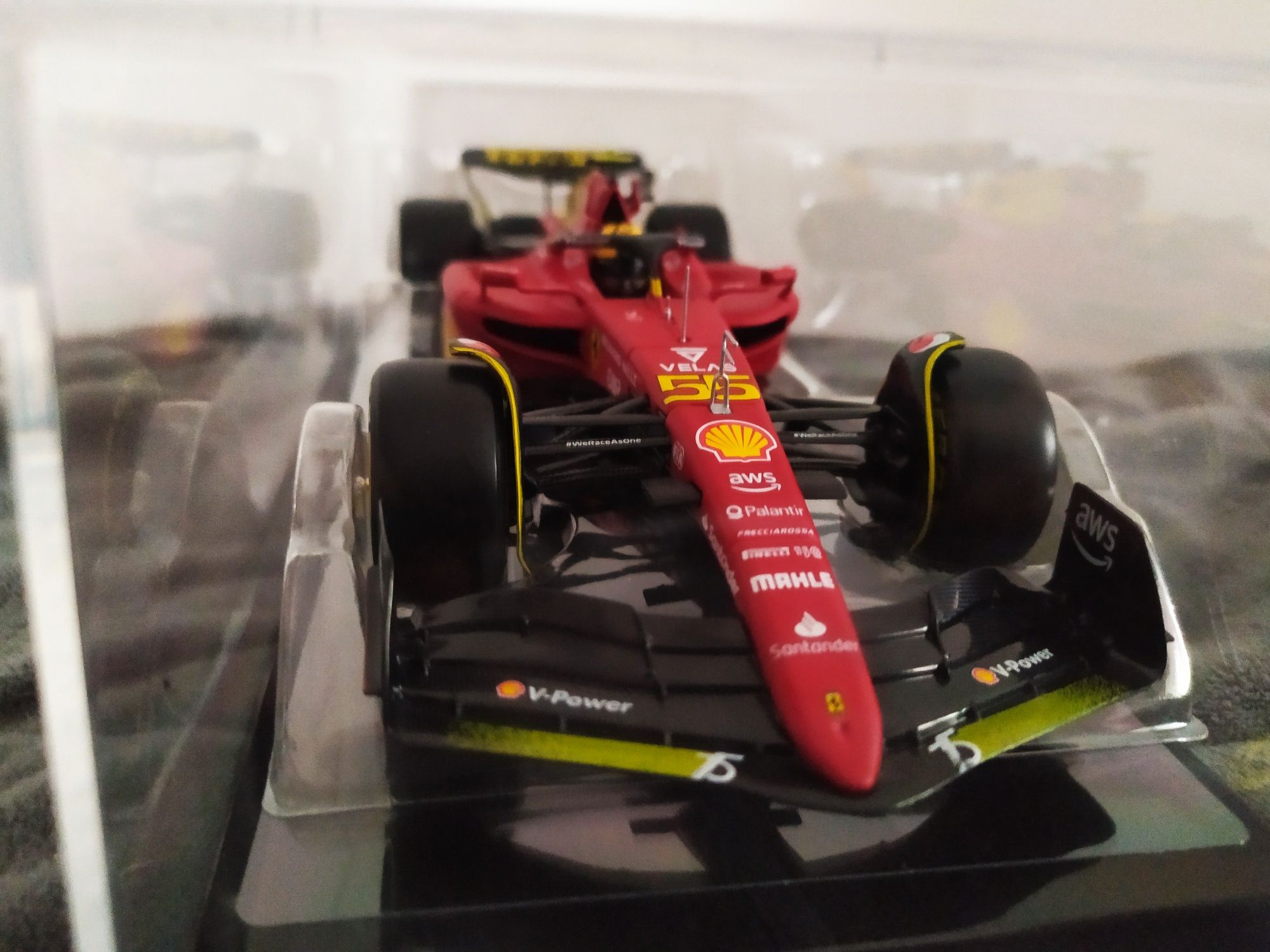 F1-75 model C. Sainz #55 bolid anniversary 75th 1:24 kolekcjonerski