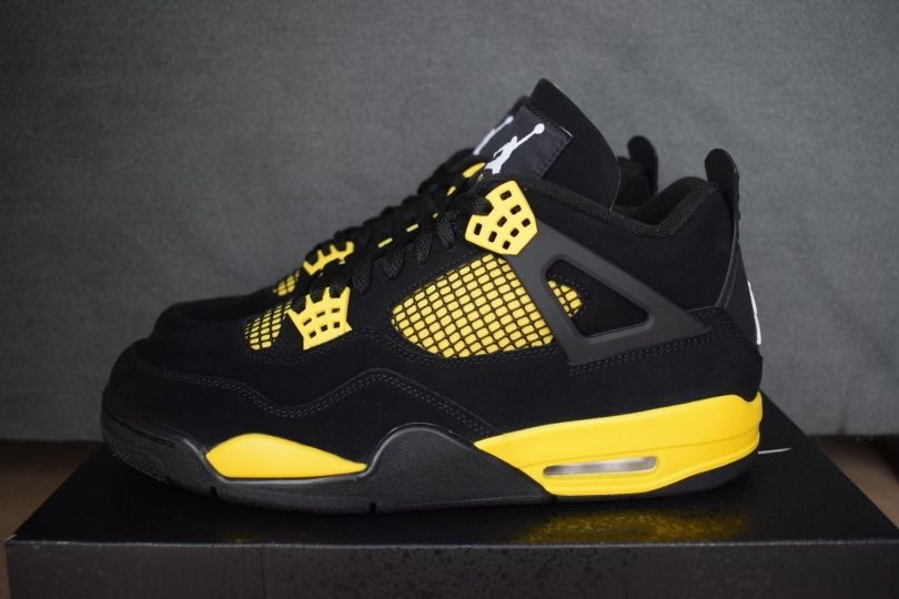 Air Jordan 4 Thunder