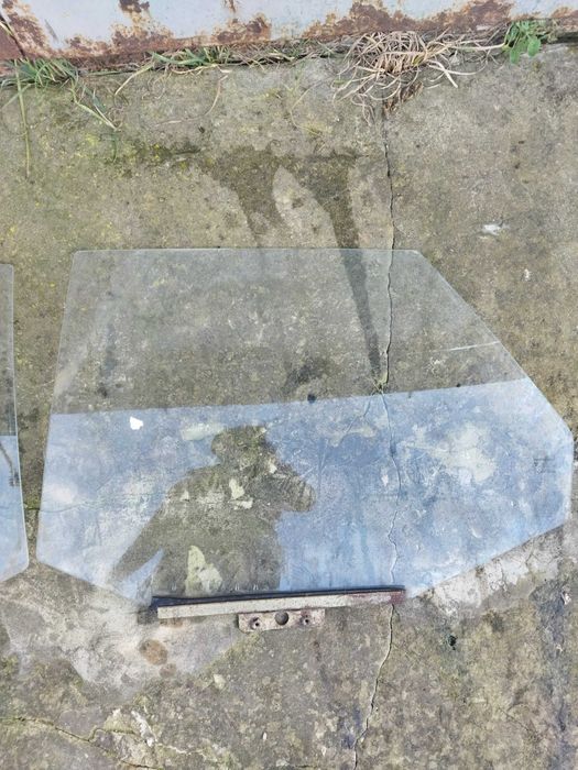 Боковое стекло ВАЗ 2110/2111/2112/2170/2172 (Приора) Дверное опускное