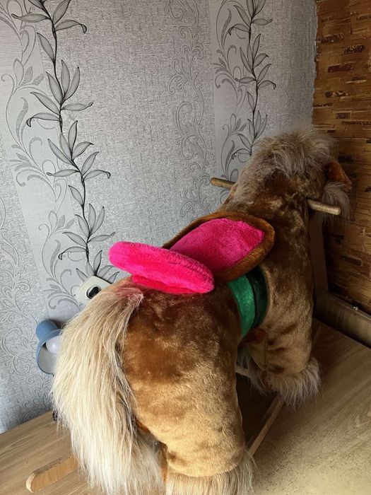 Гойдалка, качалка дитяча