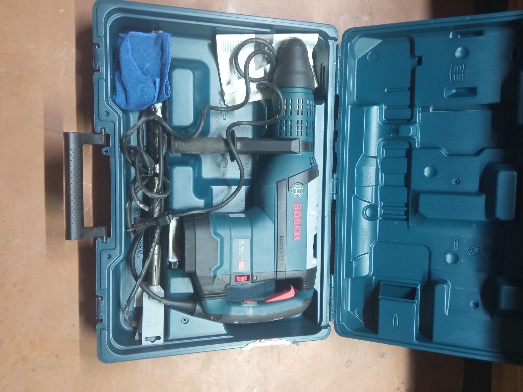 Перфоратор BOSCH 12-52 DV