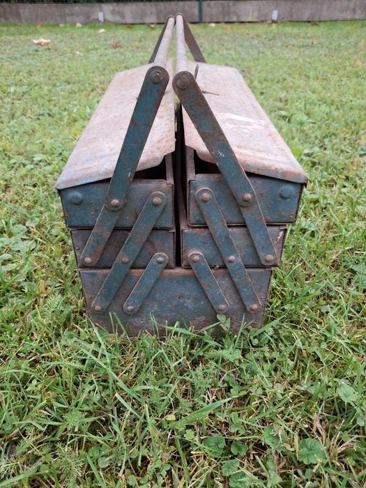 Skrzynka narzędziowa PRL