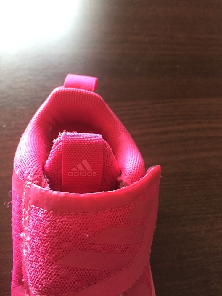 Buty Adidas dla dziewczynki r.23