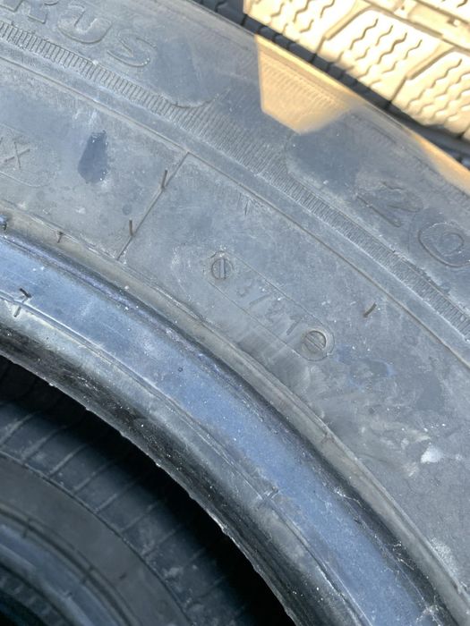 Шини 215/70 R15C пара Taurus 7-7,7мм, зима 215 70 15C