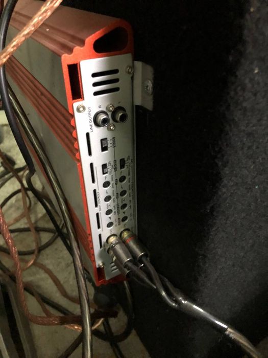 Автомобільний сабвуфер DLS, усилитель звука Spectron SP-A4150