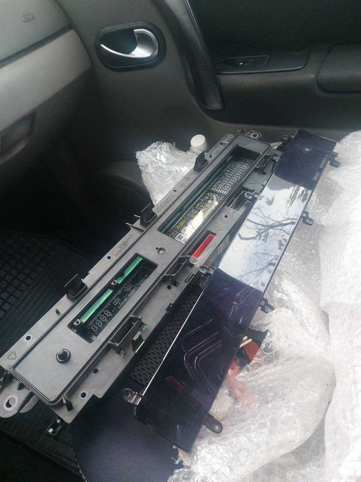 Продам защитное стекло спидометра на рено сеник 2