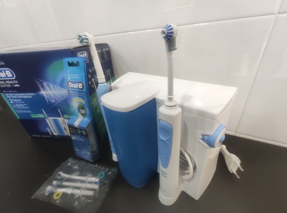 Centro dentário Oral-B oxyjet cleaning system