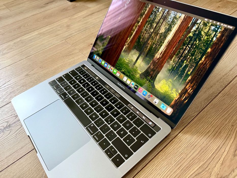 Apple MacBook Pro 2019 Touch Bar 13,3" 512GB i5 TouchID