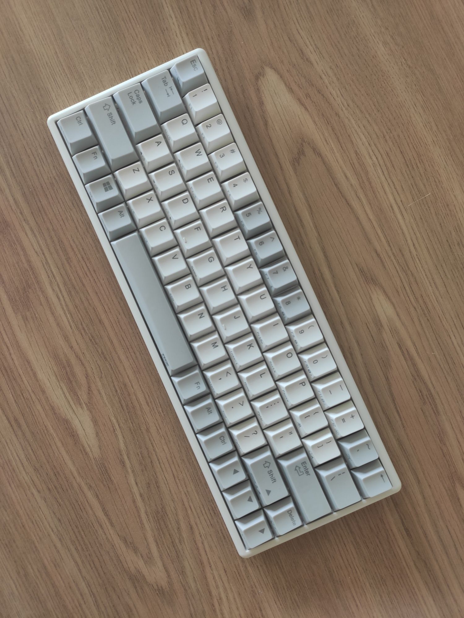 Niz atom66 keyboard (Bluetooth + USB-C)