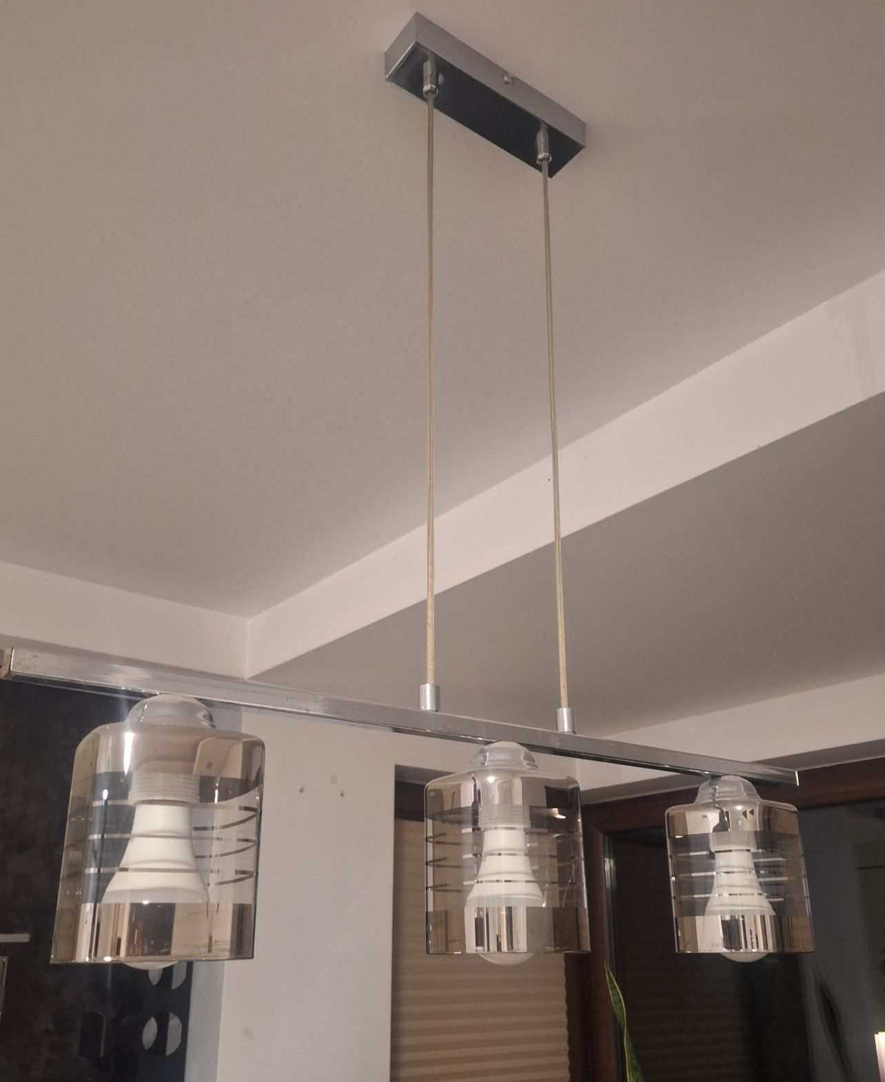 Lampy do jadalni, salonu, żyrandol,  zestaw nad stół I barek