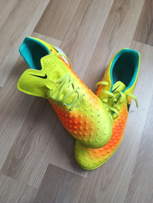 Продам футзалки Nike 45,5