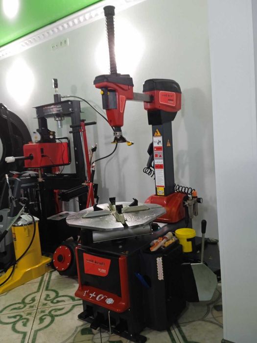 Шиномонтажний верстат автомат