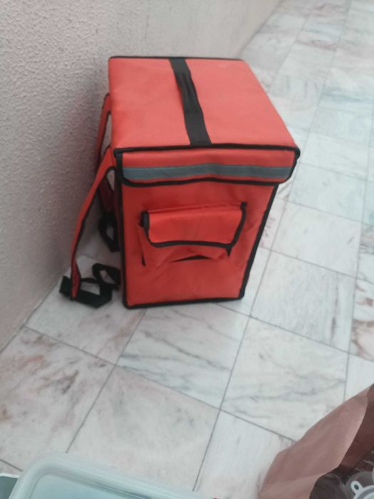 Mochila térmica para entrega de comida
