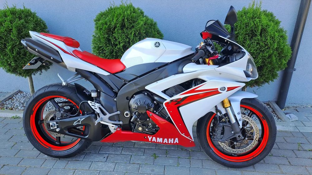 Yamaha R1 yzf r1 rn19  2007rok RATY nowe opony i napęd 38tyś km
