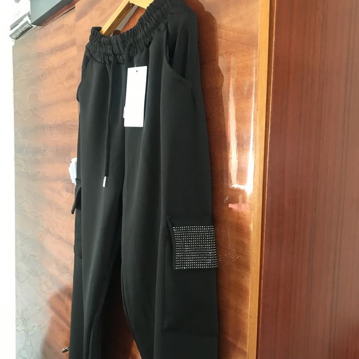 Продам новые женские брюки.