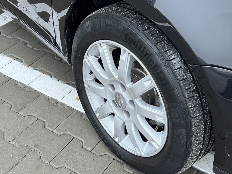 VW Golf 5 1.6 FSI, автомат, бензин - 198 000 км