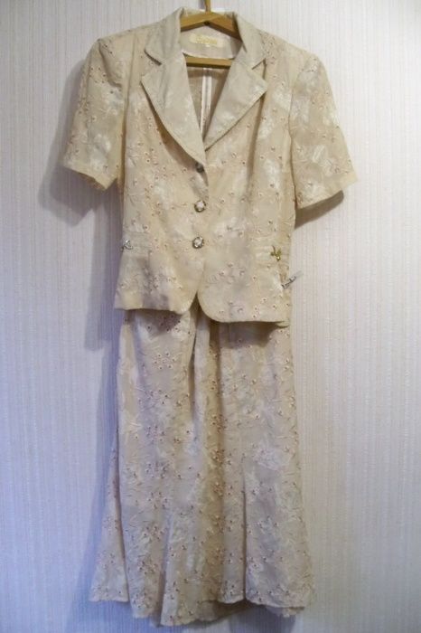 Летний женский нарядный костюм,48-50 размер