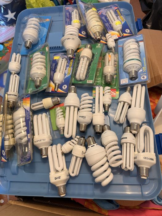 Lote de 30 lâmpadas económicas E14 e E27