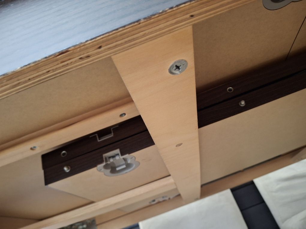 Aparador ikea e Mesa ideia em Preto