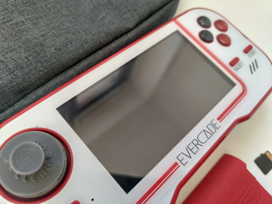 Evercade Handheld MOD!  IPS + everSD 32GB konsola