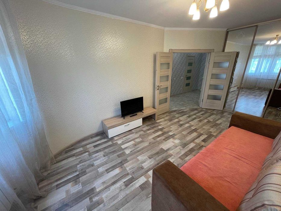 Оренда квартири (спальня+кухня-студіо), метро Осокорки 3 хв. пішки.