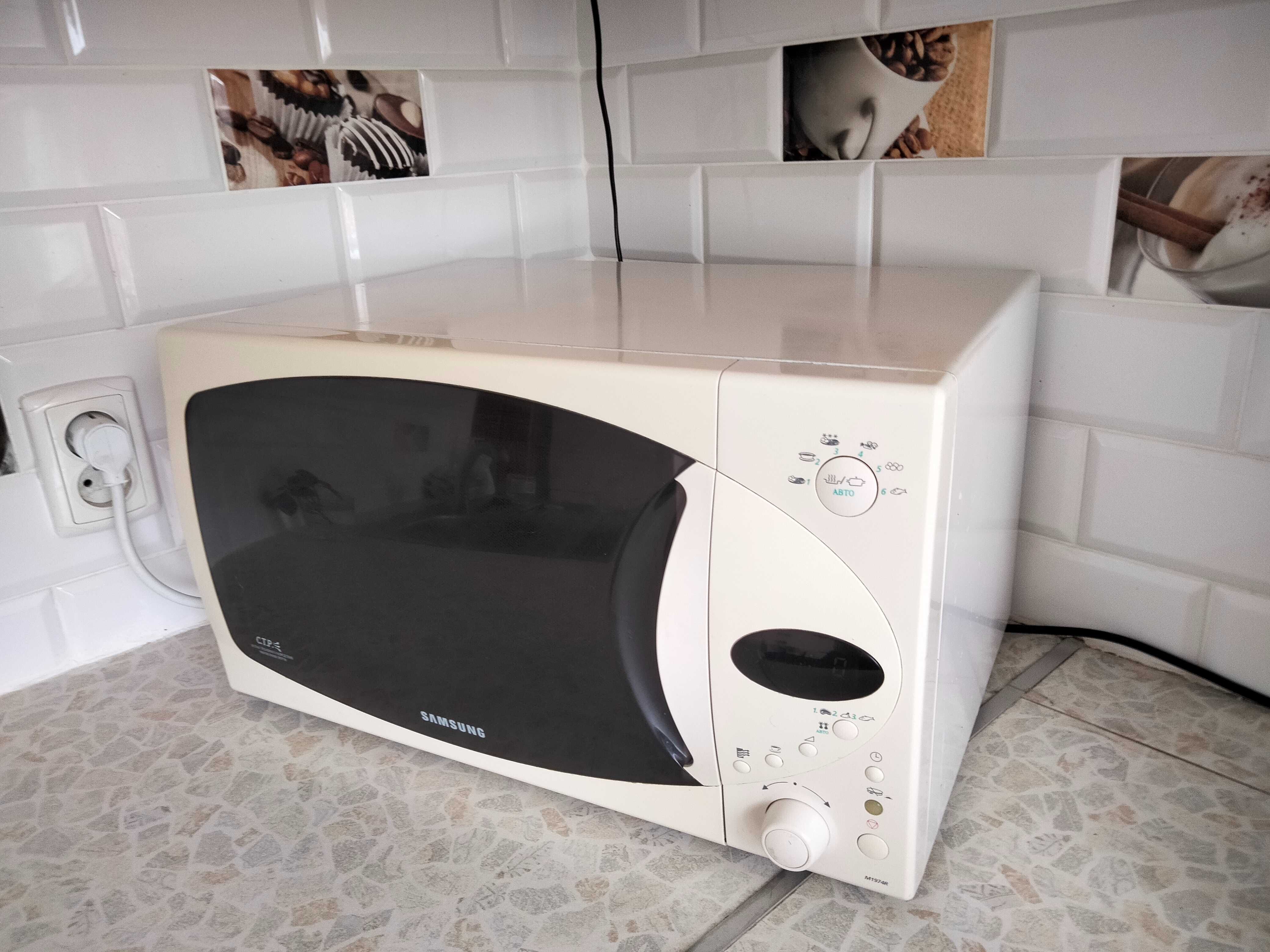 Продам микроволновую печьSamsung M1974R в хорошем состоянии, объем26л.