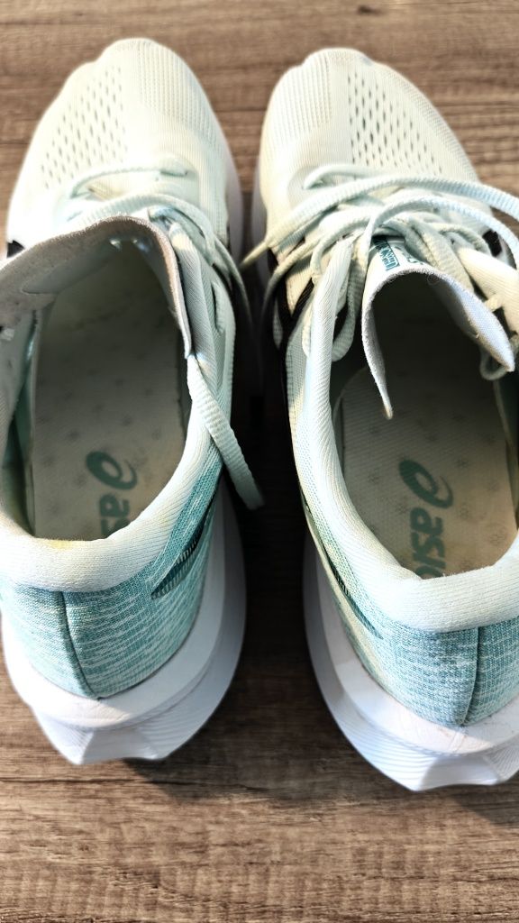 Asics Magic Speed 4