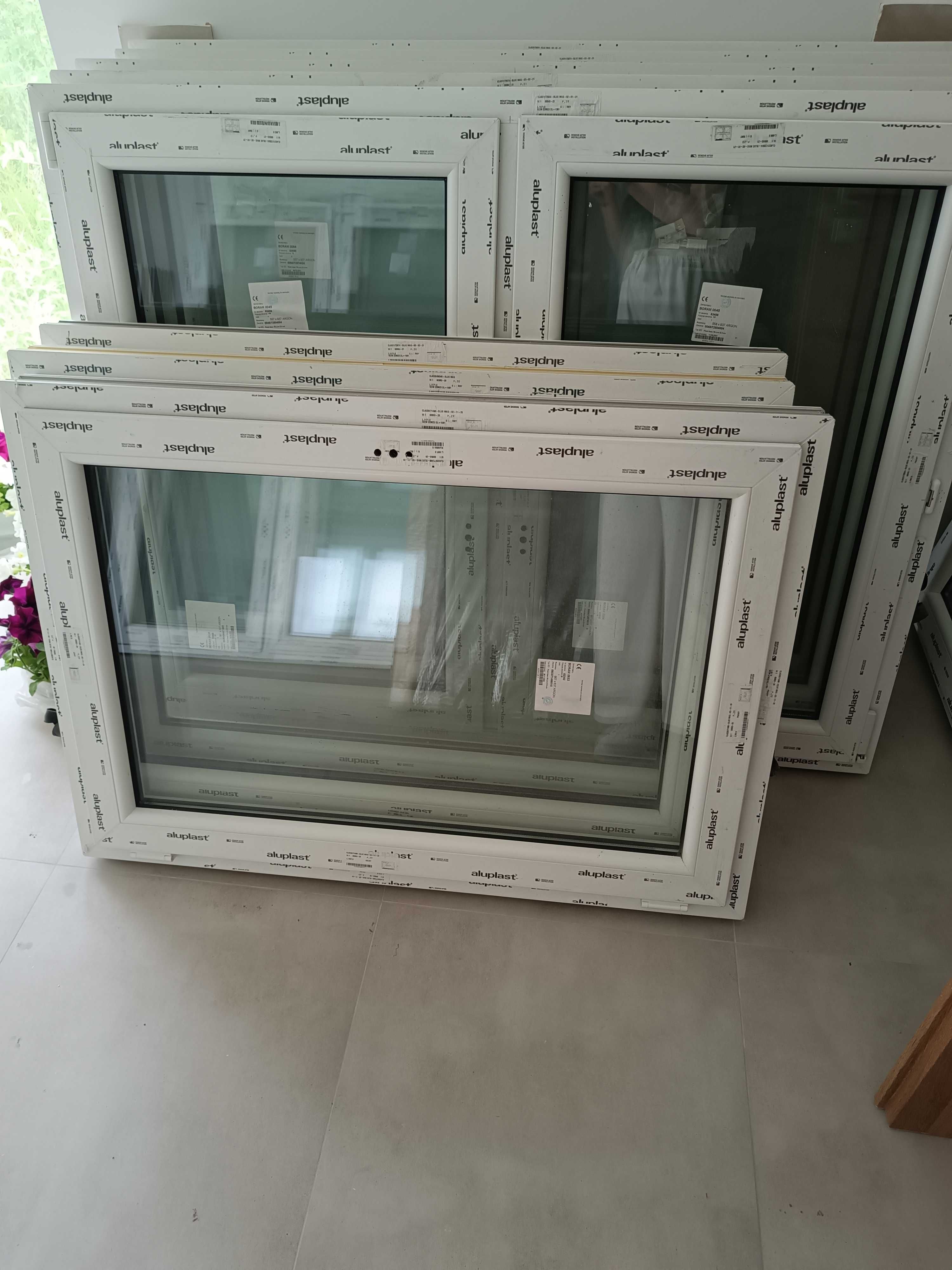 dwuskrzydłowe okno 1165 x 1135 mm R+RU białe od ręki